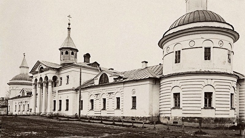 Хлюстинская больница на дореволюционном фото.